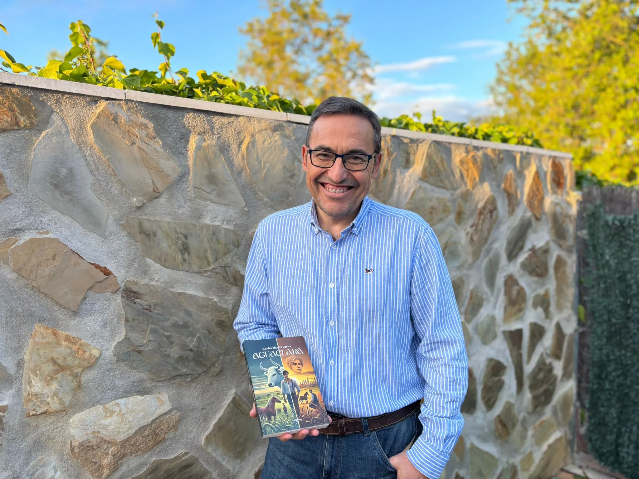 Carlos Antonio Martín Ugena presenta su debut literario con una historia que emociona